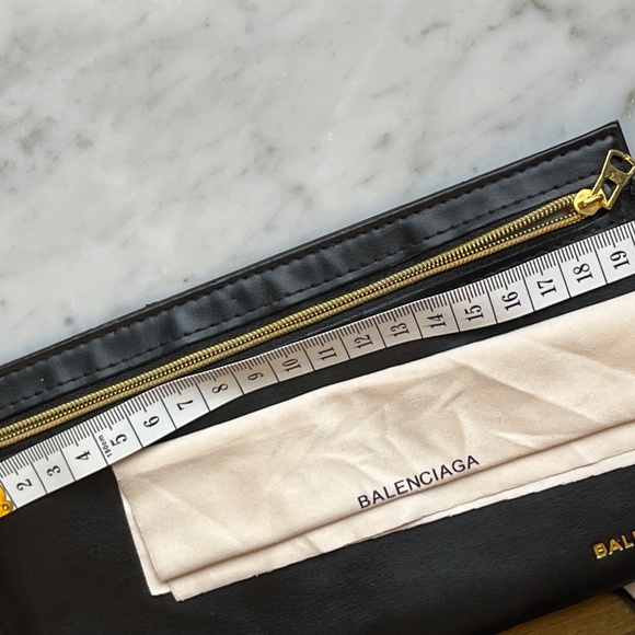 Balenciaga soft sunglasses case, black & gold. - Picture 11 of 12